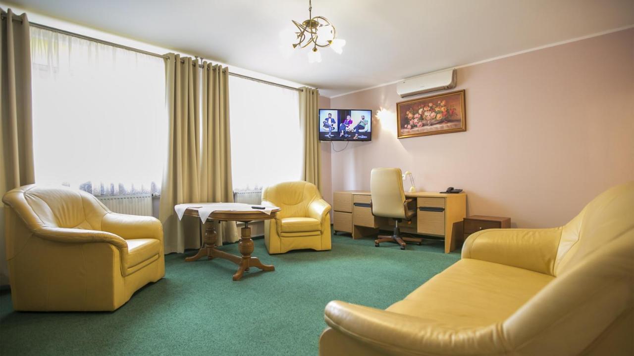 Hotel Unibus Bielsk Podlaski Exteriér fotografie