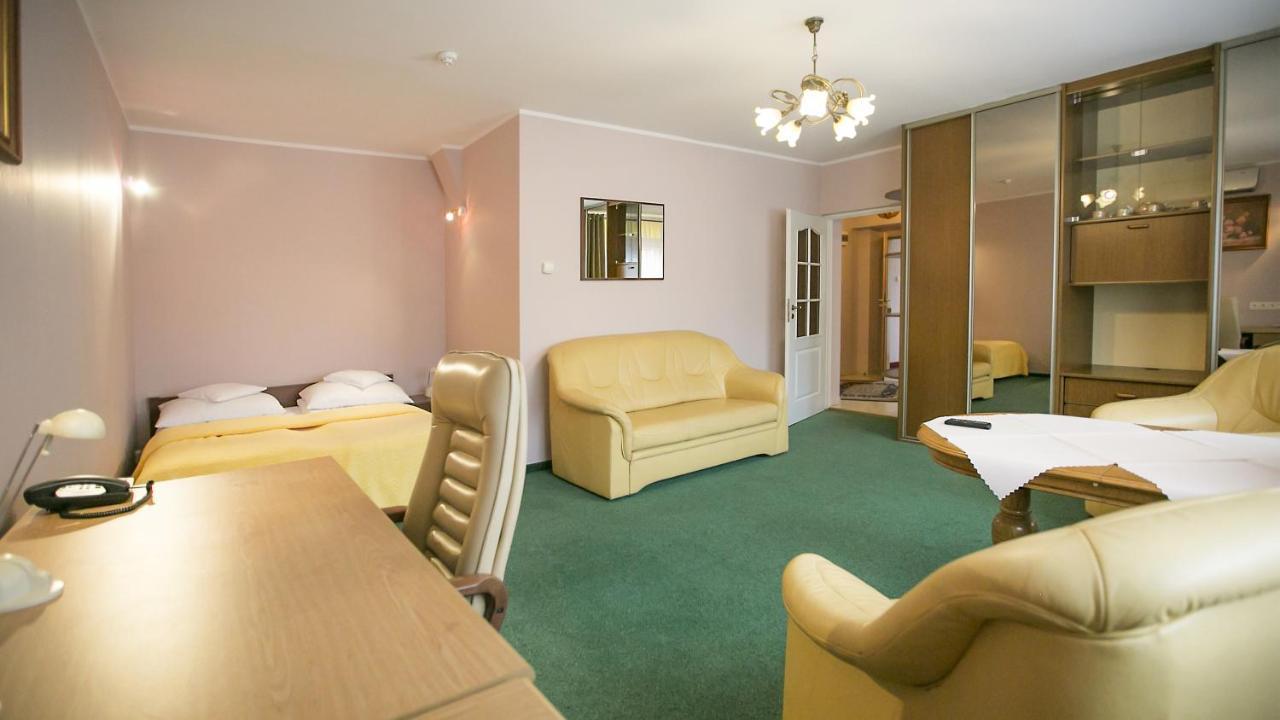 Hotel Unibus Bielsk Podlaski Exteriér fotografie