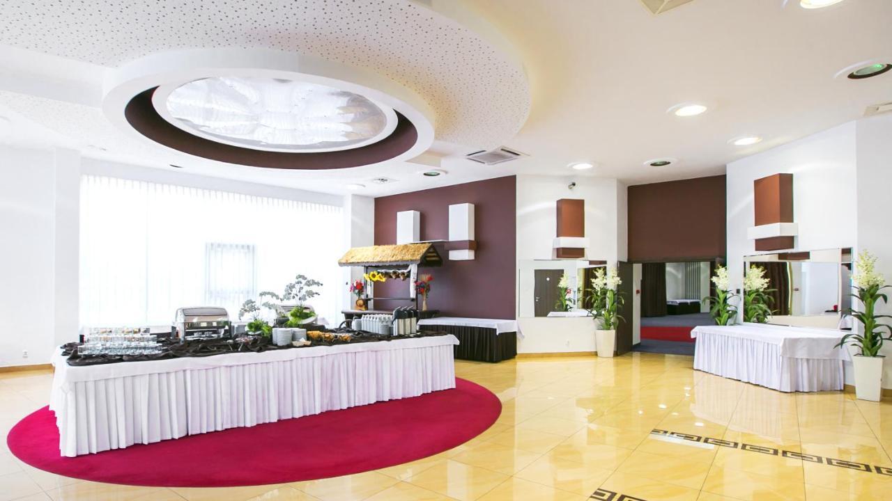 Hotel Unibus Bielsk Podlaski Exteriér fotografie