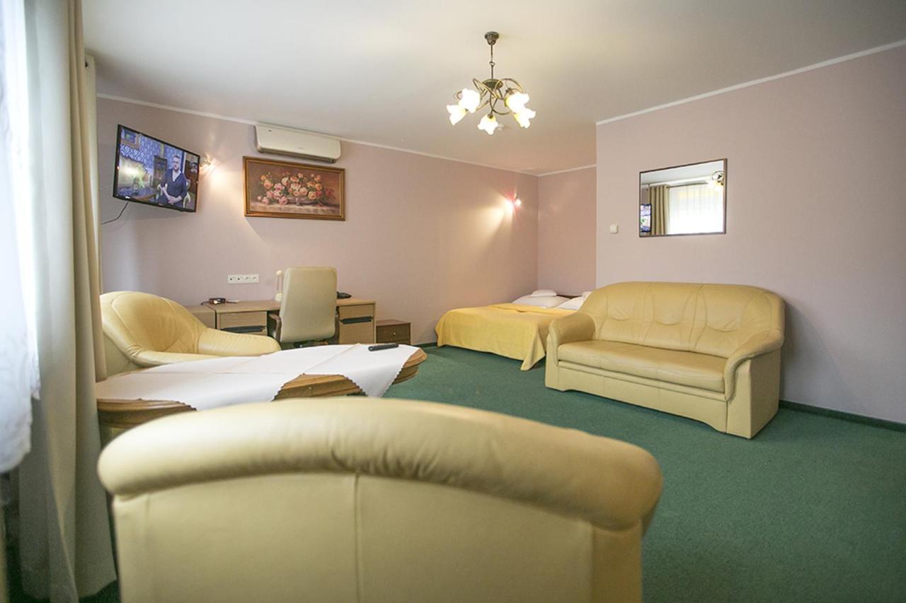 Hotel Unibus Bielsk Podlaski Exteriér fotografie
