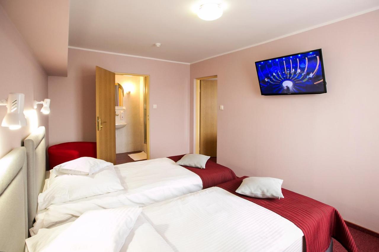 Hotel Unibus Bielsk Podlaski Exteriér fotografie